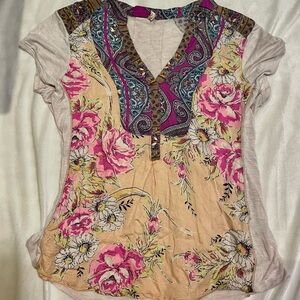 Tiny anthropologie brand Floral V-Neck Short Sleeve Top